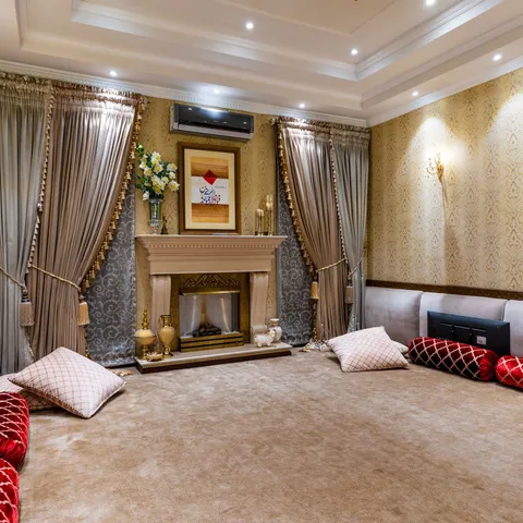 Hotel & Suites