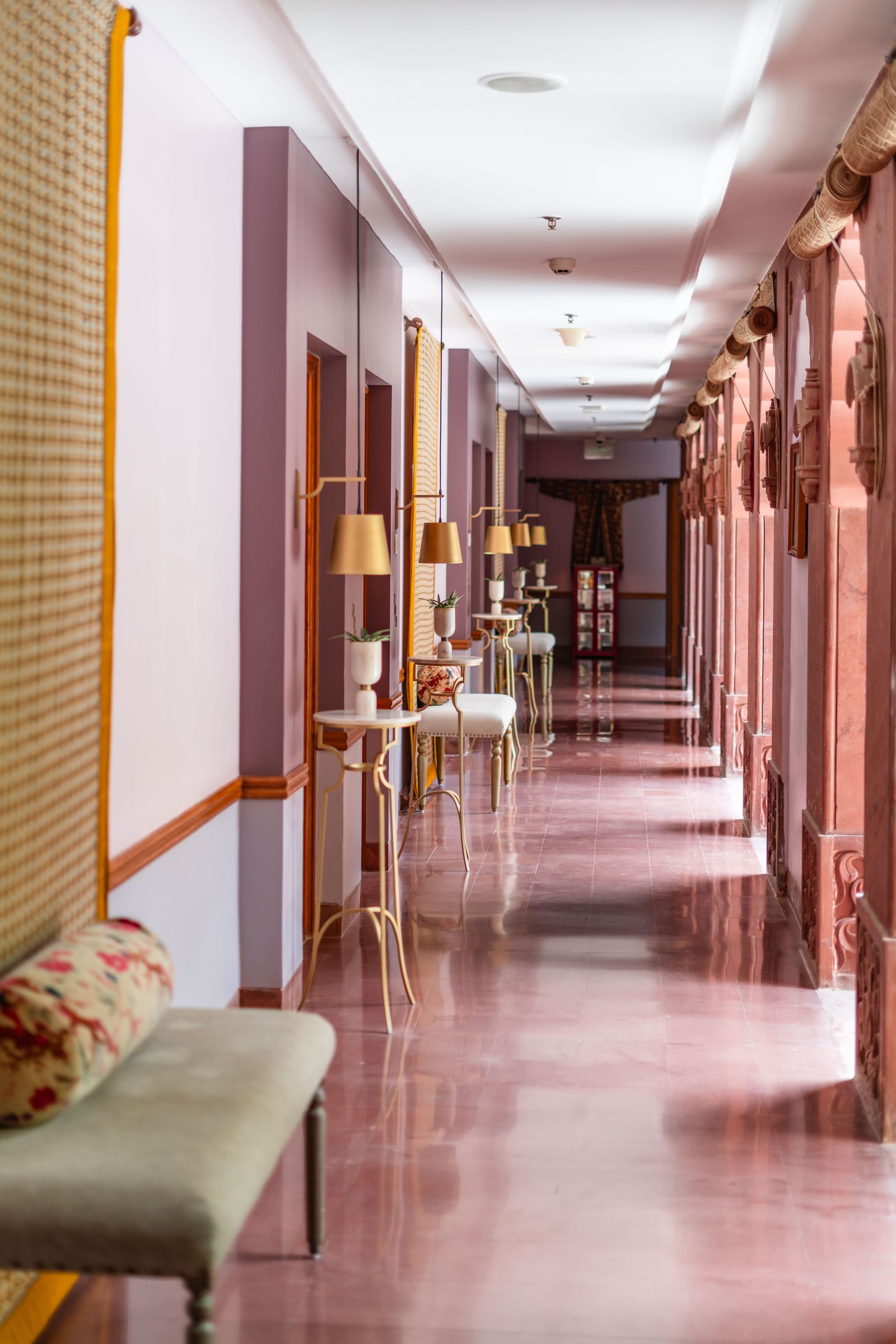Hotel & Suites