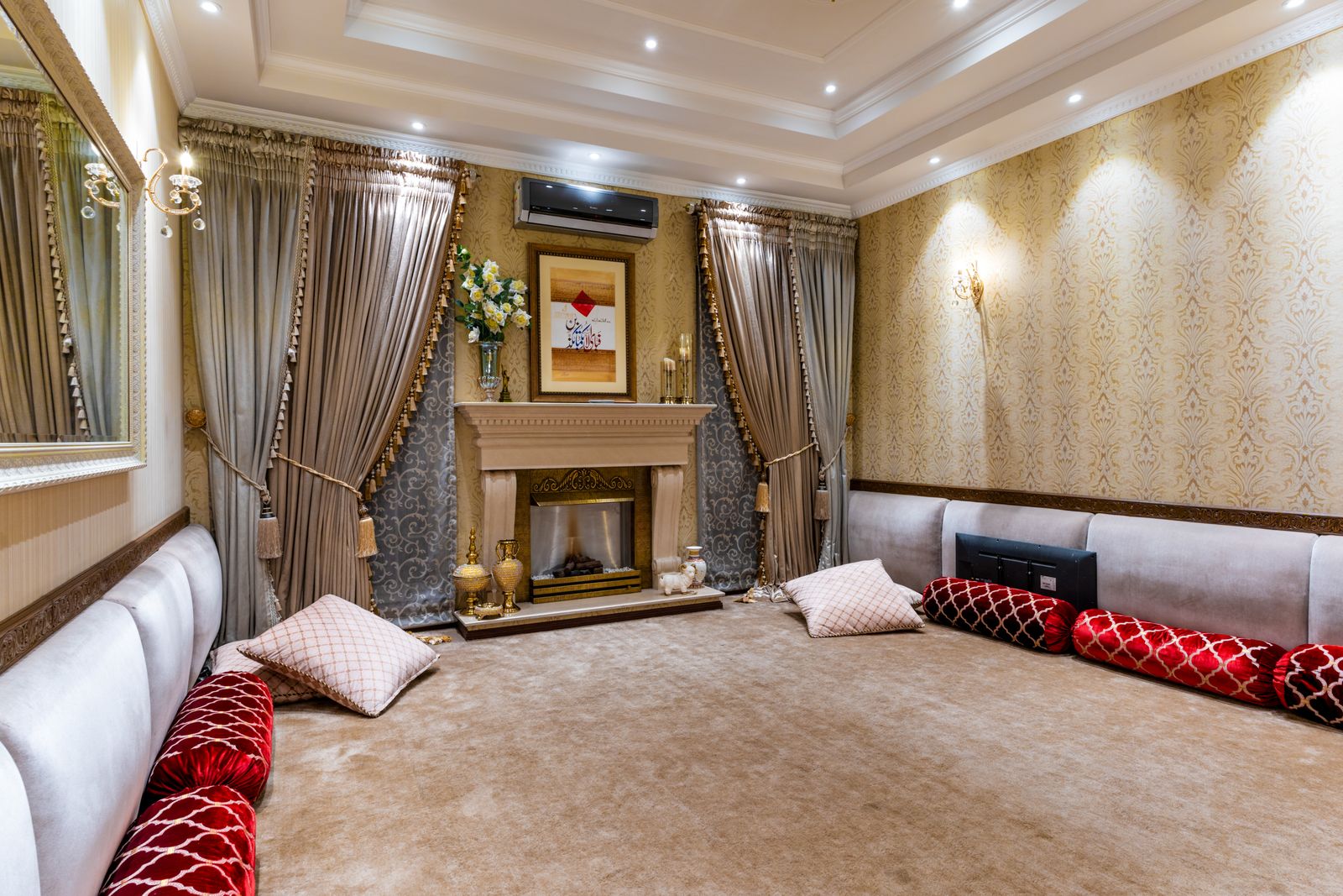 Hotel & Suites